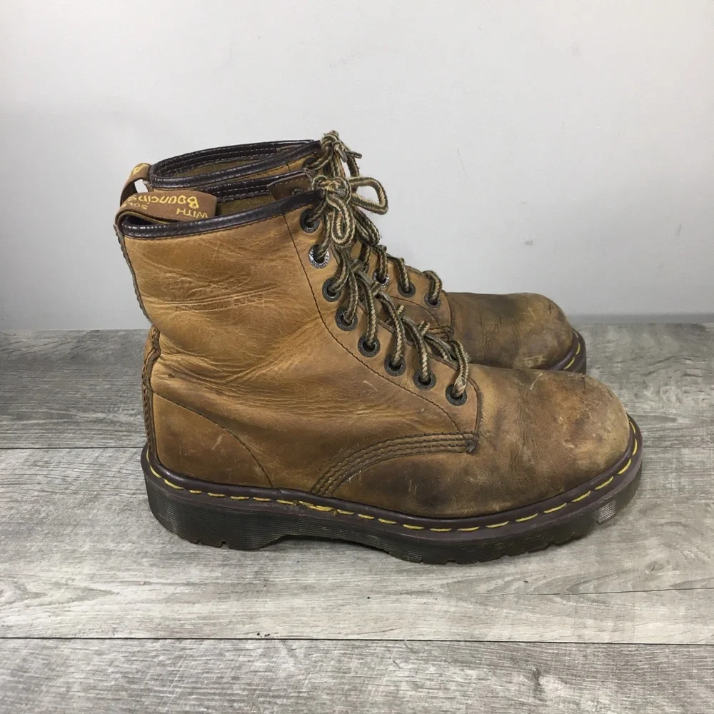 Vintage Docs Dr. Martens 1460 Distressed England Leather Men Combat Punk Boots 8